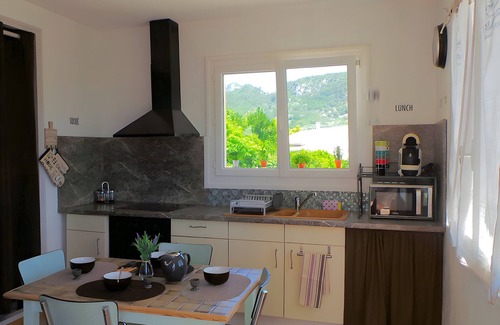 Condorcet House | Holiday Home 'Le Petit Tilleul' with Mountain View, Wi-Fi and Air Conditioning