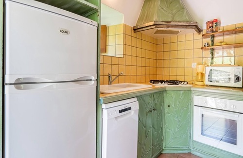 Les Vans House | Holiday Home Les Vans with Pool