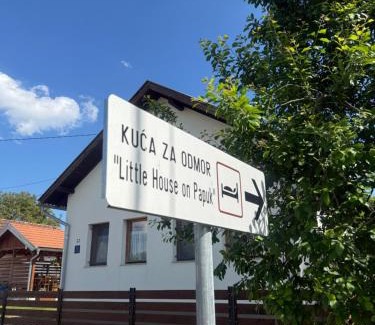 Cacinci House | Holiday Home Little House on Papuk
