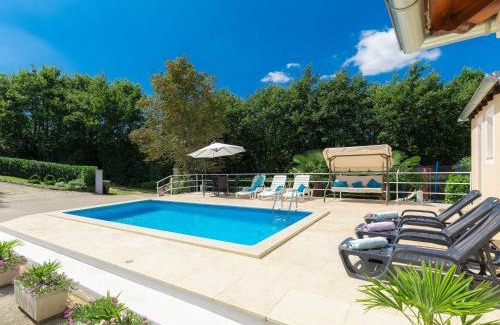 Zabrezani House | Holiday Home Liberat by Interhome