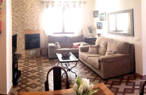 Carcelen House | Holiday Home 'Los Montones' with Mountain View, Shared Terrace and Wi-Fi