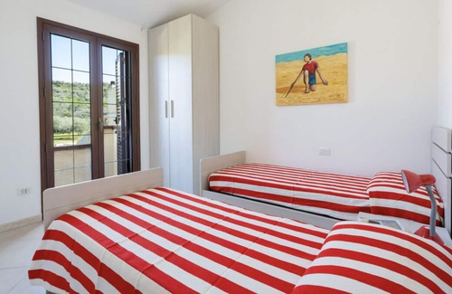 Buddittogliu Straulas House | Holiday Home 'Lu Impostu' with Mountain View, Wi-Fi and Air Conditioning