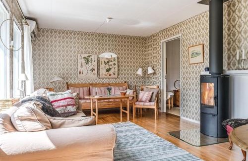 Molltorp House | Holiday Home Mölltorp by Interhome