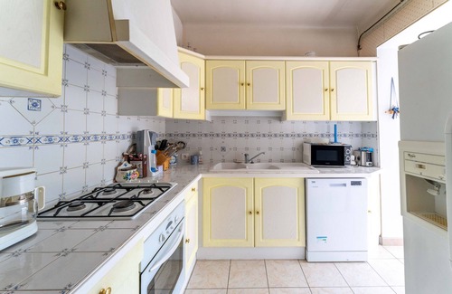 Faucon House | Holiday Home 'Maison Avec Vue Sur Le Ventoux' with Mountain View, Terrace and Wi-Fi
