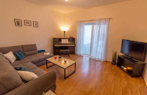 Lovrec Villa | HOLIDAY HOME MIRELA, Studenci - Makarska