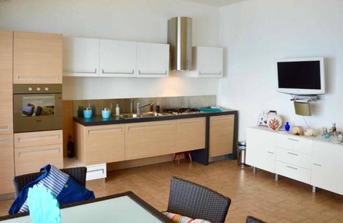 Forza d'Agro House | Holiday Home "Movida Sea" with Sea View, Balcony & Wi-Fi