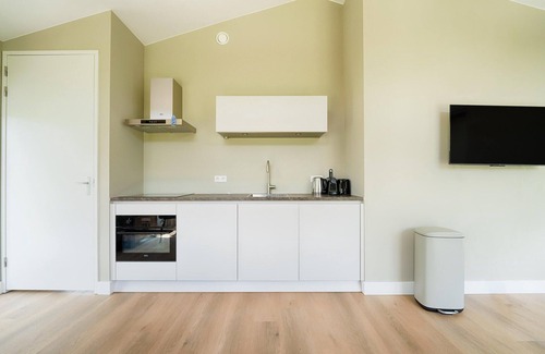 Leiderdorp House | Holiday Home near Kaag Lakes and Leiden Canals