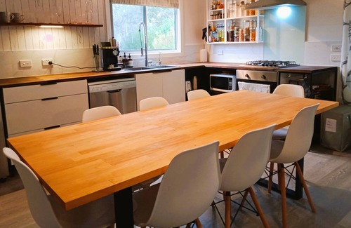 Loch Sport House | Holiday home nestled between the beach and the lake
