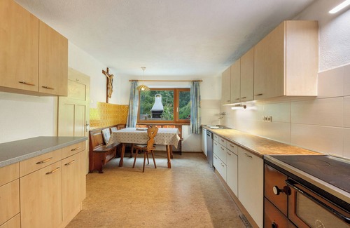Vallarga House | Holiday Home "Oberhof Bauernhaus" with Mountain View, Garden & Wi-Fi