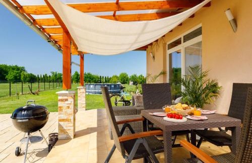 Balatonszemes House | Holiday Home Paola by Interhome