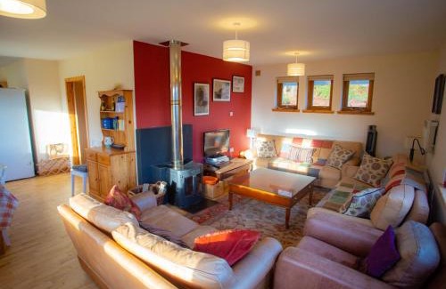 East Lewiston House | Holiday Home Peter's Shed by Interhome
