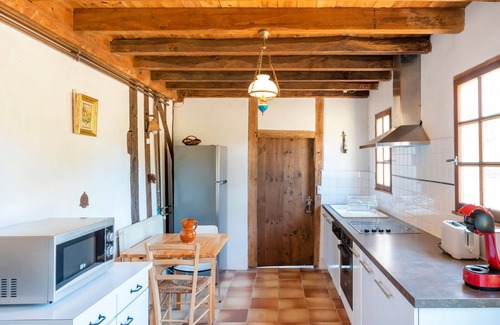 Sabres House | Holiday Home 'Petit Chantalaoude' with Private Terrace, Private Garden and Wi-Fi