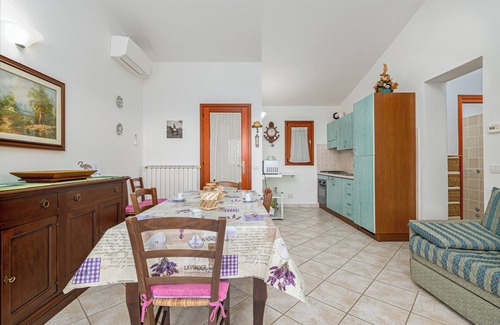 Buddittogliu Straulas House | Holiday Home 'Piano Primo Lu Carrulu' with Mountain View, Private Terrace and Air Conditioning