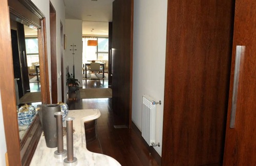 Britelo House | Holiday Home Quinta do Nascimento with Mountain View, Pool, Wi-Fi, A/C & Terrace