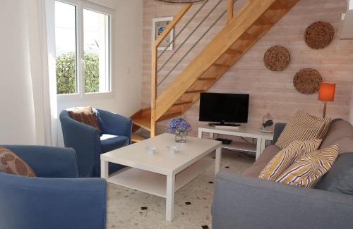 Plozevet House | Holiday Home Rendez-vous à la plage by Interhome