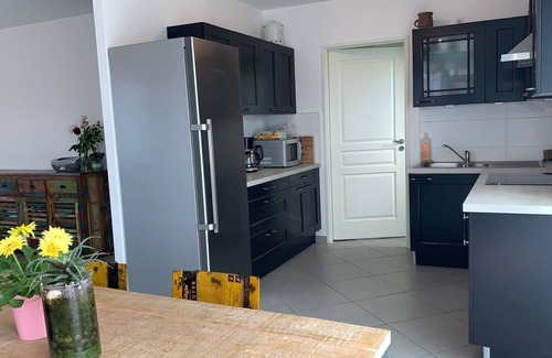 Pisany House | Holiday Home 'Sérénité' with Private Terrace, Private Garden and Wi-Fi