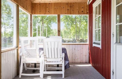 Kalvsvik House | Holiday Home Skärvudde Huset by Interhome