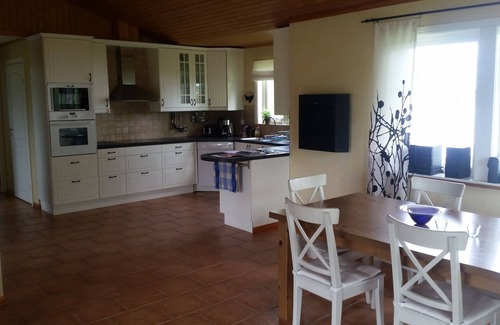 Lockna Cottage | Holiday home Sweden by the lake bolmen with sauna, fireplace and boat