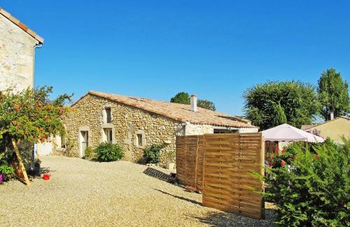 Cissac-Medoc House | Holiday Home Tuilières by Interhome