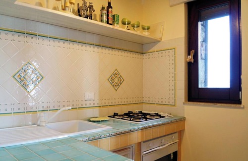 Martingana House | Holiday Home "Vento del sud" with Sea View, Garden & Terrace