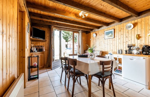 Soulac-sur-Mer House | Holiday Home "Villa Cote Atlantique" with Private Terrace & Wi-Fi