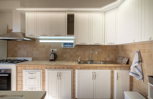Punta Prosciutto House | Holiday Home 'Villa Dei Gelsi' with Private Garden, Wi-Fi and Air Conditioning