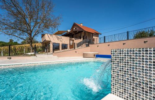 Kobasicari House | Holiday home Villa Antique