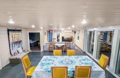 Isnas House | Holiday Home Villa blombacka by Interhome