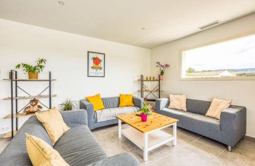 Goudargues House | Holiday Home Villa Hestia by Interhome
