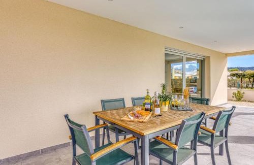 Goudargues House | Holiday Home Villa Hestia by Interhome