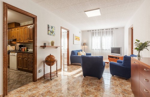Rubi House | Holiday Home "Villa Julia" with Private Terrace, Wi-Fi and Air Conditioning