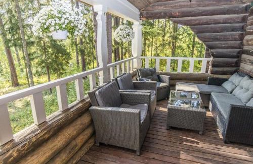 Itainen District House | Holiday Home Villa kallahti beach view helsinki by Interhome