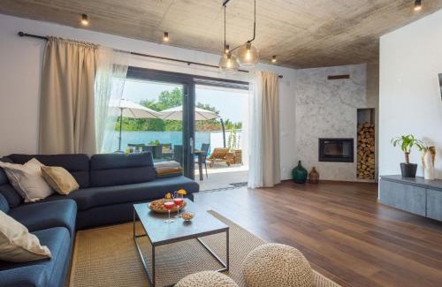 Vrznaveri House | Holiday Home Villa Leonardo by Interhome