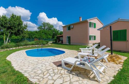 Makovci House | Holiday Home Villa Malini by Interhome