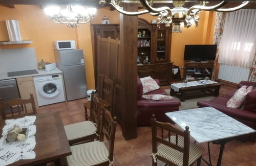 Ampudia Apartment | Holiday Home 'Villa y Corte - Colegiata' with Wi-Fi