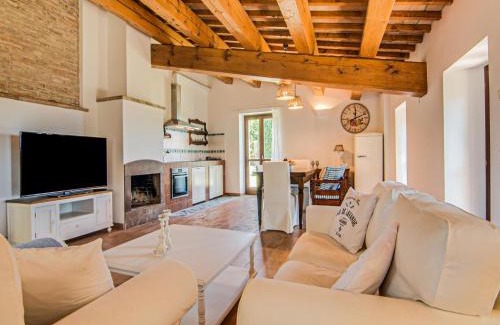 Mombaroccio House | Holiday Home Villagrande Adriatic Pool