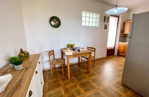 Sa Rocca Tunda House | Holiday Home with Patio 20 Steps to the Beach for Families and Groups