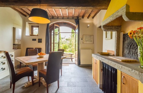 Vitolini House | Holiday Home with Pool