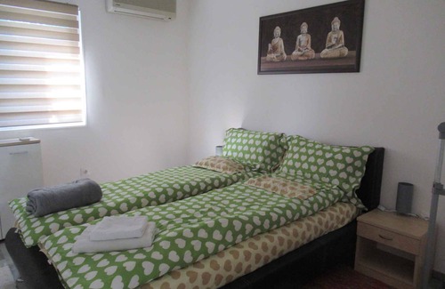 Csopak House | Holiday home with air conditioning