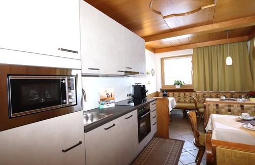 Zwieselstein House | Holiday home with balcony and ski storage