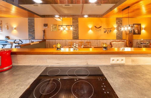Sainte-Cecile House | Holiday Home with bubble bath