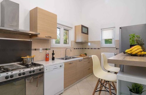 Prodol House | Holiday home with pool and air conditioning