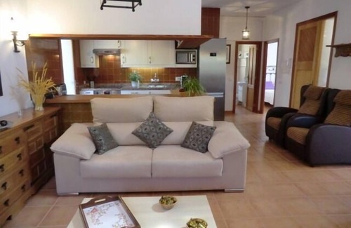 Alaro House | Holiday home with pool in quiet & safe location, only 1 km to the market square