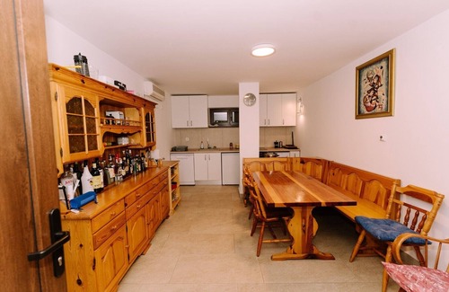 Oroslavje House | Holiday Home with private garden and hot tub