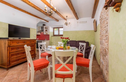 Kanfanar Villa | Holiday house Bepi - with swimming pool in a quiet area near Rovinj