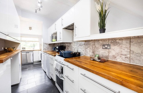 Caterham House | Holiday house Caterham for 2 - 8 persons with 4 bedrooms - Holiday home