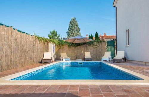 Strmac House | Holiday House Dora