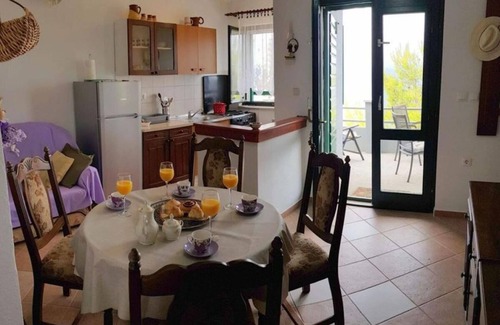Gdinj Other | Holiday house Gdinj for 1 - 4 persons with 2 bedrooms - Farmhouse