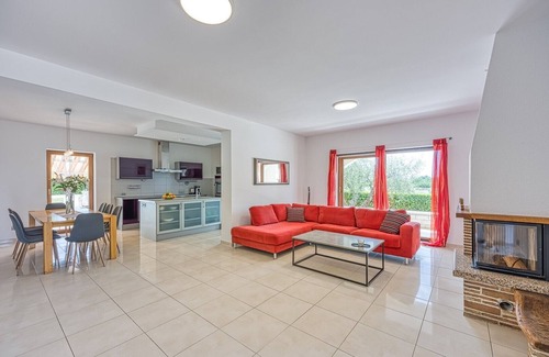 Zbandaj Villa | Holiday House Iris with Private Pool