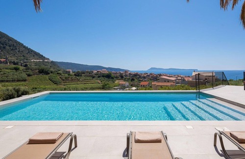 Komiza House | Holiday house Komiza for 1 - 8 persons with 4 bedrooms - Luxury holiday home